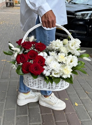 Композиция «Эмма» от интернет-магазина цветов в 