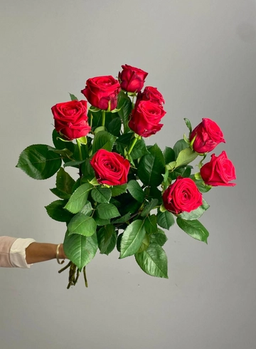 Роза &laquo;Рэд Наоми&raquo; 70 см от интернет-магазина цветов в 