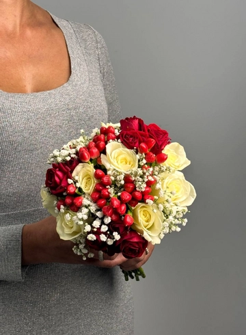 Букет невесты &laquo;Ягодный&raquo; от интернет-магазина цветов в 