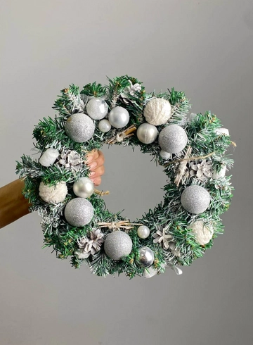 Венок новогодний &laquo;Морозные узоры&raquo; от интернет-магазина цветов в 