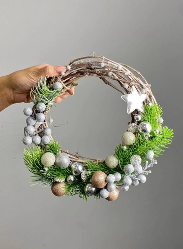 Венок новогодний &laquo;Звёздочка&raquo; от интернет-магазина цветов в 