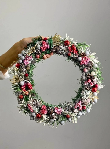 Венок новогодний &laquo;Заснеженная ягодная поляна&raquo; от интернет-магазина цветов в 