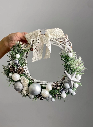 Венок новогодний «Новогодняя звезда» от интернет-магазина цветов в 