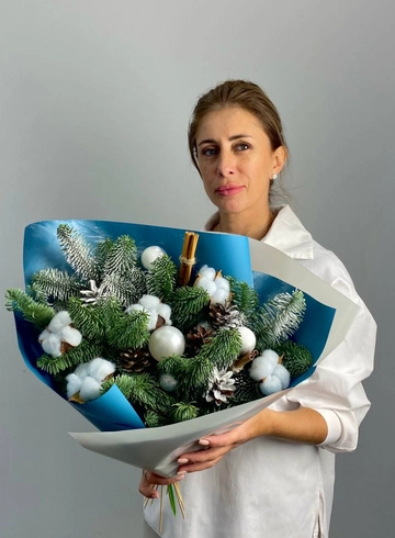 Букет «Синий иней» от интернет-магазина цветов в 