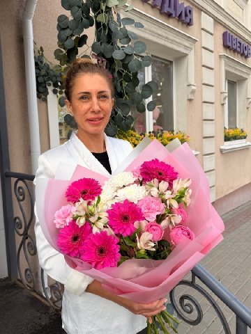 Букет из гербер, альстромерии и хризантемы &laquo;Волшебные сказки&raquo; от интернет-магазина цветов в 