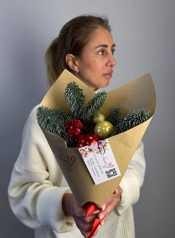 Новогодний комплимент &laquo;Букетик&raquo; от интернет-магазина цветов в 