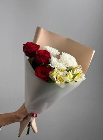 Букет сборный «Флоренция» от интернет-магазина цветов в 