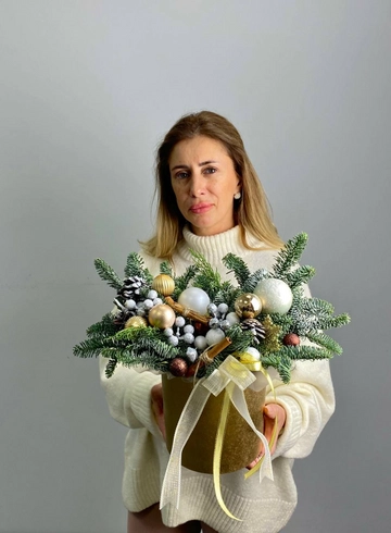 Композиция «Заснеженное чудо» от интернет-магазина цветов в 