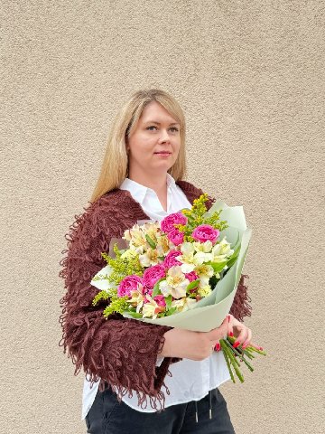 Сборный букет  &laquo;Задумка&raquo; от интернет-магазина цветов в 