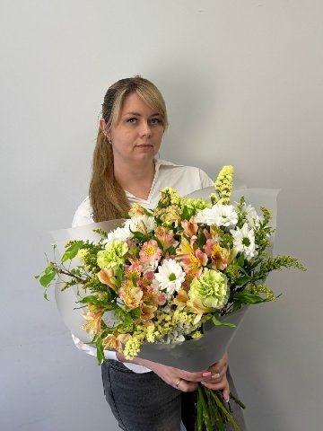 Сборный букет &laquo;Персик&raquo; от интернет-магазина цветов в 