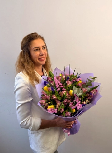 Букет &laquo;Весенний вальс&raquo; от интернет-магазина цветов в 