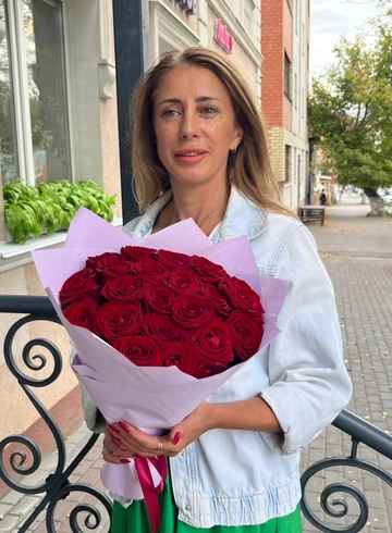 Букет из роз «Страстный поцелуй» от интернет-магазина цветов в 