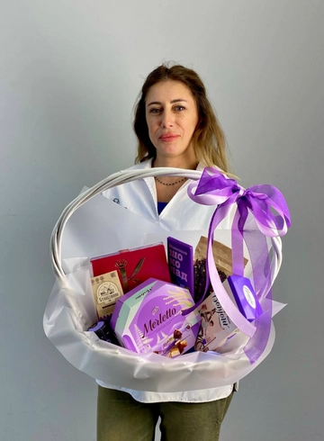 Набор &laquo;Вкусный&raquo; от интернет-магазина цветов в 