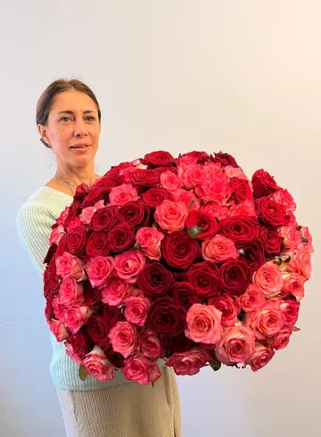 Букет из 101 розы &laquo;Маковое поле&raquo; от интернет-магазина цветов в 