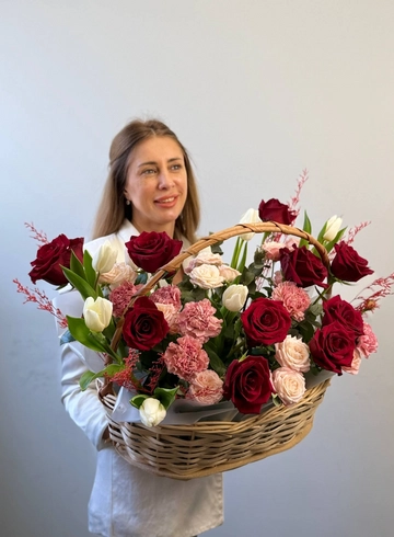 Композиция сборная &laquo;Шедевр&raquo; от интернет-магазина цветов в 