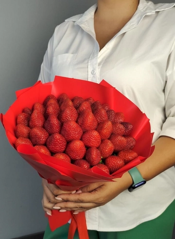 Букет «Клубничка» от интернет-магазина цветов в 