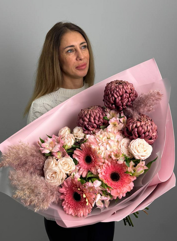 Букет «Праздничная Фантазия» от интернет-магазина цветов в 