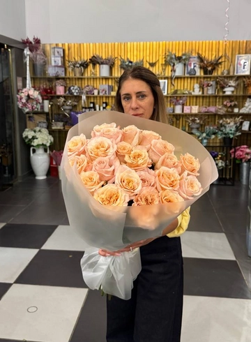Букет из роз «Персик» от интернет-магазина цветов в 