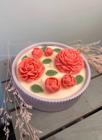 Аромасвеча Цветы в блюде от интернет-магазина цветов в 