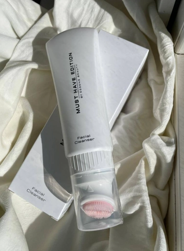 Гель для умывания с силиконовой щеточкой от интернет-магазина цветов в 