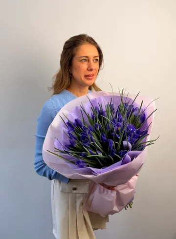 Букет 51 ирис от интернет-магазина цветов в 