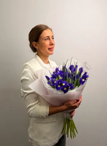 Букет из ирисов &laquo;Ириска&raquo; от интернет-магазина цветов в 