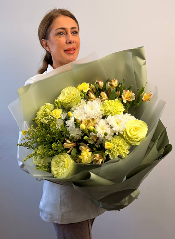 Букет из роз и гвоздик &laquo;Мерцание&raquo; от интернет-магазина цветов в 