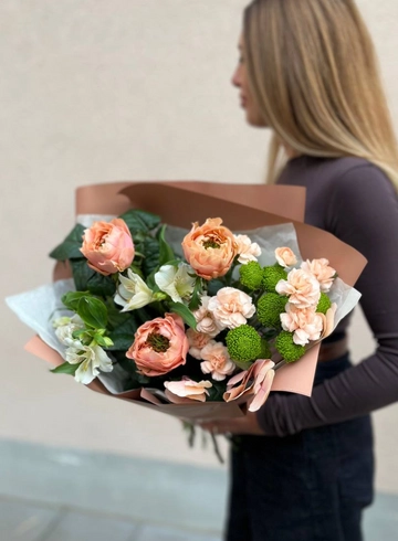 Сборный букет «Киара» от интернет-магазина цветов в 