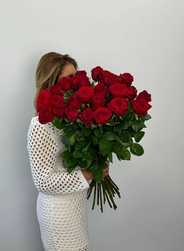 Букет  из красных роз &laquo;Роскошное признание&raquo; от интернет-магазина цветов в 