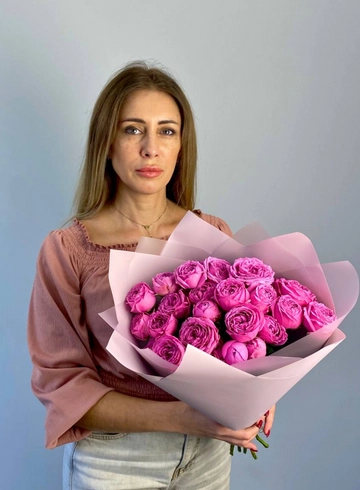 Букет из кустовых роз &laquo;Кокетка&raquo; от интернет-магазина цветов в 