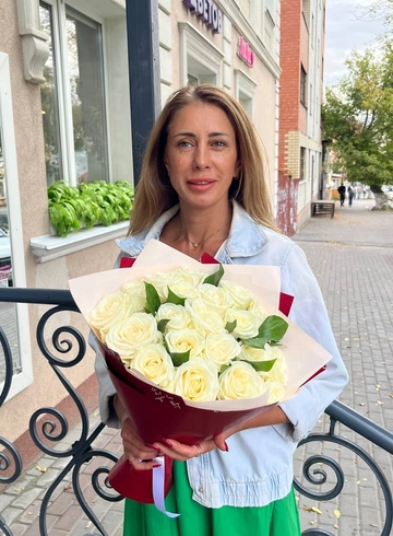 Букет из белой розы &laquo;Влюбленность&raquo; от интернет-магазина цветов в 