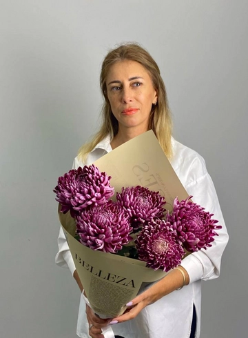 Букет хризантем «Впечатление» от интернет-магазина цветов в 