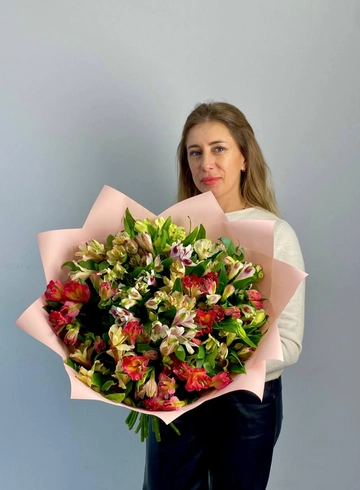 Букет &laquo;Открытие&raquo; от интернет-магазина цветов в 