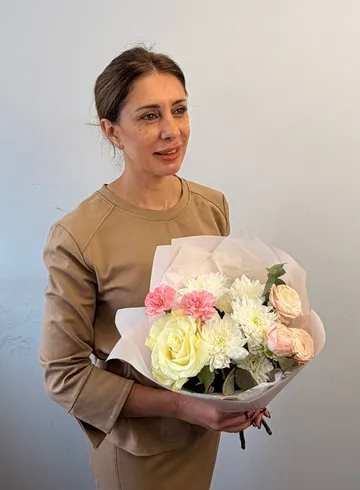 Букет из роз, гвоздик и хризантемы &laquo;Нежность момента&raquo; от интернет-магазина цветов в 