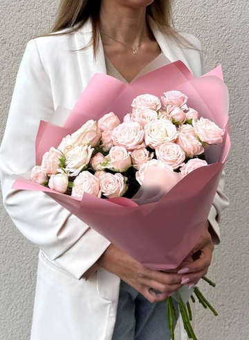 Букет из кустовых роз «Ванильное мороженое» от интернет-магазина цветов в 