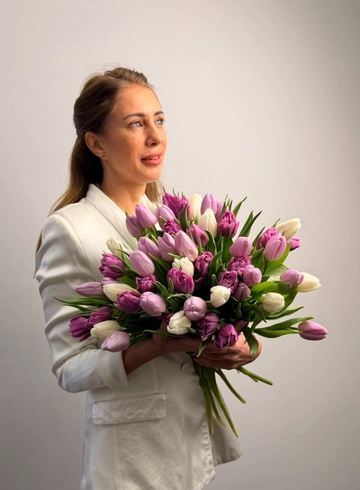 Букет из тюльпанов &laquo;Весенняя рапсодия&raquo; от интернет-магазина цветов в 