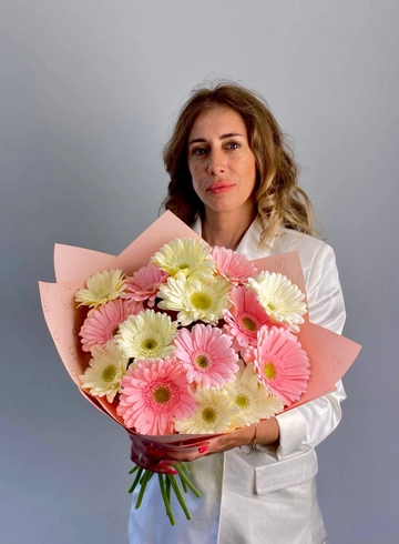 Букет из гербер &laquo;Симона&raquo; от интернет-магазина цветов в 