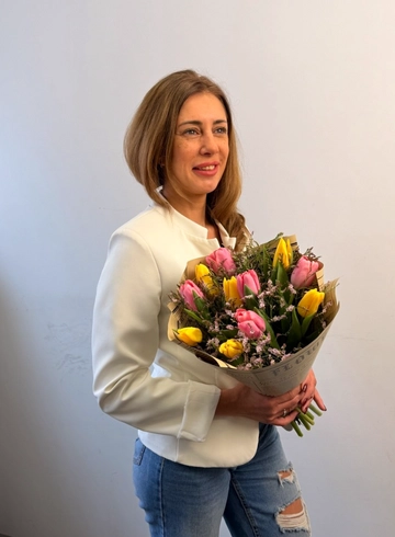 Букет из тюльпанов &laquo;Рассвет&raquo; от интернет-магазина цветов в 