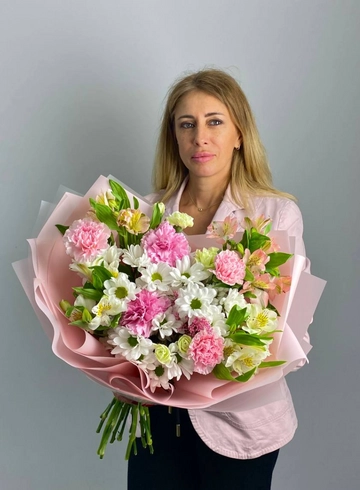 Букет сборный &laquo;Очарование&raquo; от интернет-магазина цветов в 