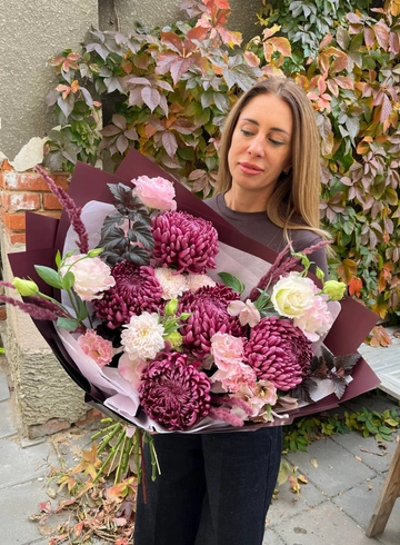 Букет с хризантемой «Осень в городе» от интернет-магазина цветов в 