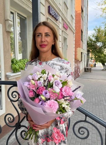 Букет с эустомой «Для тебя» от интернет-магазина цветов в 