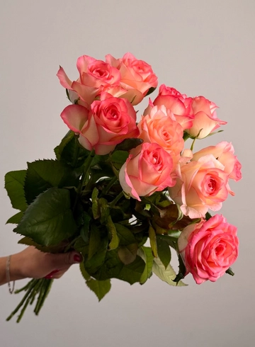 Роза &laquo;Джумилия&raquo; от интернет-магазина цветов в 