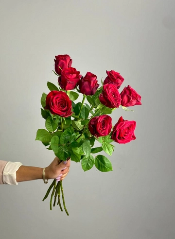 Роза &laquo;Рэд Наоми&raquo; 50 см от интернет-магазина цветов в 